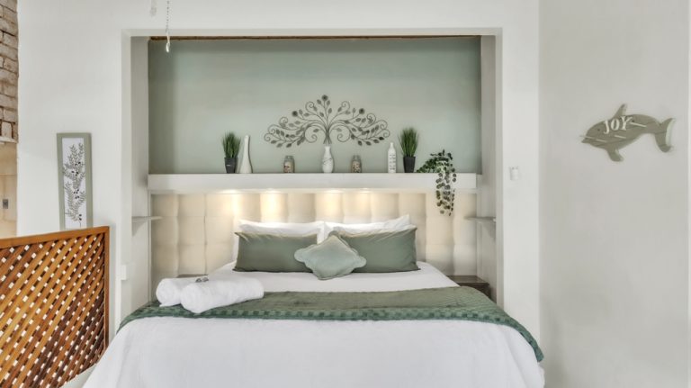 Unit_4_view_of_bed