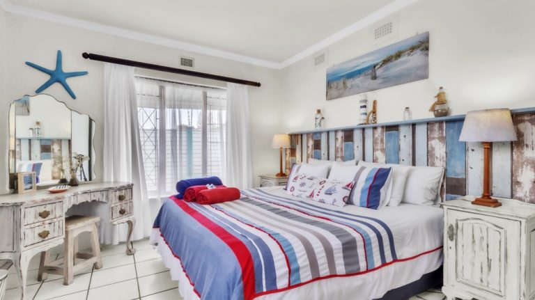Unit_6_Main_bed_room